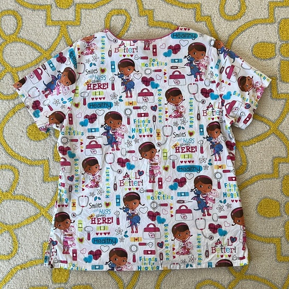 Doc McStuffins Scrub Top. Sz M - Picture 6 of 6
